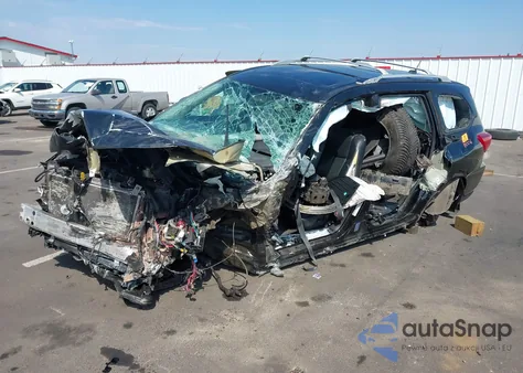 2018 Nissan Pathfinder Platinum z USA, uszkodzony, nr VIN 5N1DR2MM1JC626944